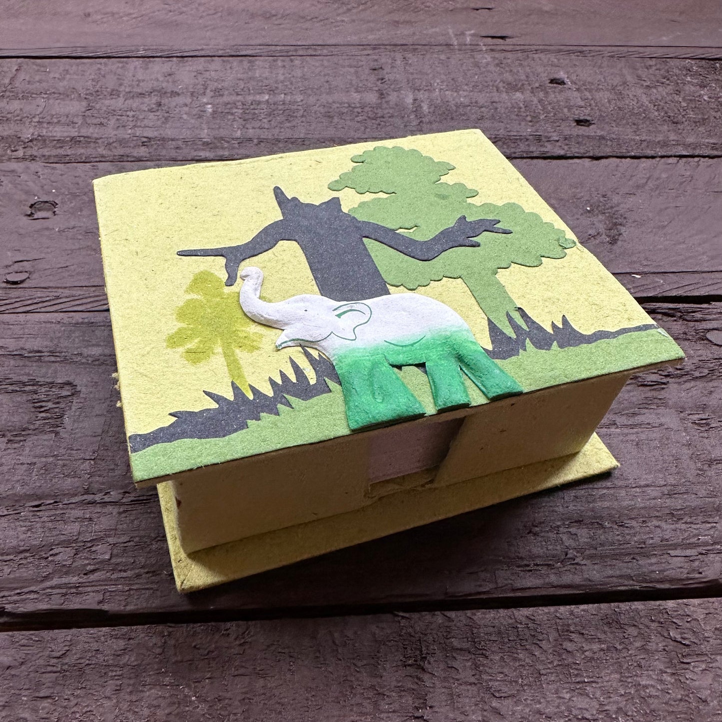 Note Box Elephants Light Green